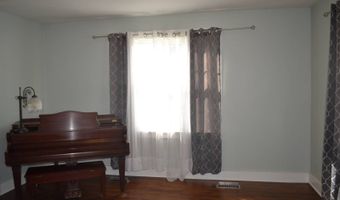 144 W Main St, Albion, IL 62806