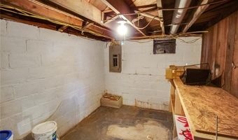 2741 Hillcrest Ave, Alton, IL 62002
