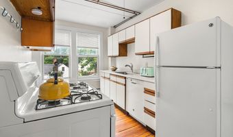 730 Hale St 3R, Beverly, MA 01915