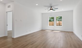 310 Brood Dr, Adkins, TX 78101