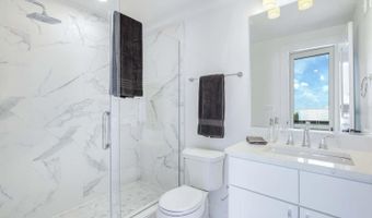 2601 30TH St NE 11, Washington, DC 20018