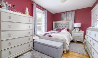 20 Laurel St, Danbury, CT 06810
