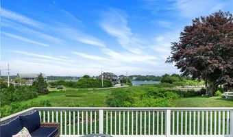 17 Goose Island Rd, Narragansett, RI 02882
