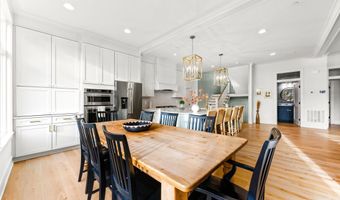 90 E LAKE Dr, Annapolis, MD 21403