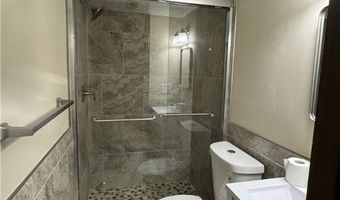 4250 S Main St, Akron, OH 44319