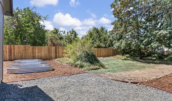 1938 7TH St, Springfield, OR 97477