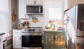 120 W Locust St, Aurora, MO 65605