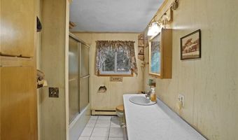 550 Twin Brook Ln, Coventry, RI 02816