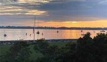 9 Hope St, Bristol, RI 02809