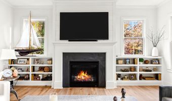 90 E LAKE Dr, Annapolis, MD 21403