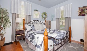 207 N Smith St, Owensville, IN 47665