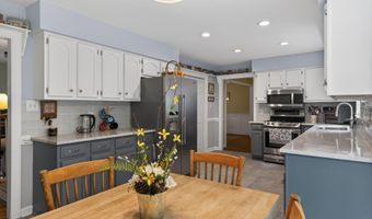 1104 Fallen Oak Dr, Apex, NC 27502