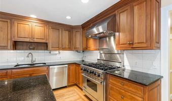 340 Newman Ave, East Providence, RI 02916