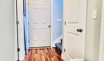 40 Ellis Ct, Bangor, ME 04401