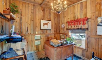 8272 WOODBINE Rd, Airville, PA 17302
