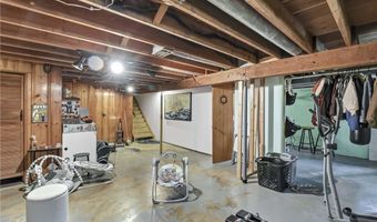 183 Sunrise Dr, Amherst, OH 44001