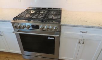 515 School St, North Kingstown, RI 02852