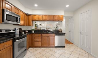 3034 S GLEBE Rd, Arlington, VA 22206