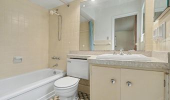 8590 Lynnehaven Dr, Amberley, OH 45236