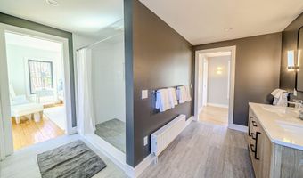 16 Cottage St, Belfast, ME 04915