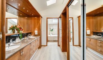 902 Wanaao Rd, Kailua, HI 96734