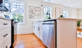 221 S ALFRED St 3A, Alexandria, VA 22314