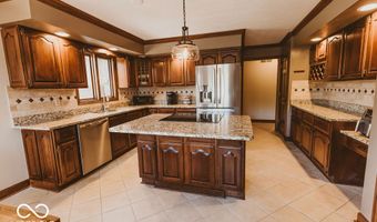 6712 Forrest Commons Blvd, Indianapolis, IN 46227