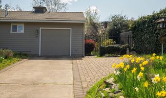 826 Holly St, Ashland, OR 97520
