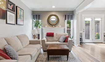 2712 KENWOOD Ave, Alexandria, VA 22302
