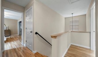2561 Hidden Meadow Ln, Ballwin, MO 63021