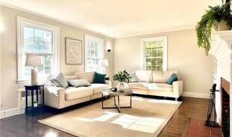 426 Metacom Ave 1, Bristol, RI 02809