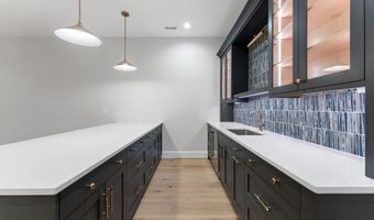 3556 N VALLEY St, Arlington, VA 22207