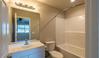 318 11TH St, Bandon, OR 97411