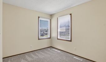 920 9th Ave NW, Altoona, IA 50009