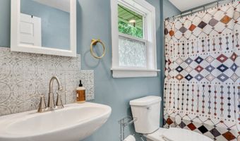 26689 W Pine St, Antioch, IL 60002