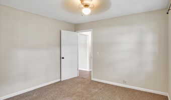 702 E Highland St, Aurora, MO 65605