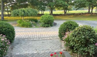 21 Walden Parke Way, Bangor, ME 04401