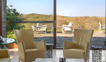19 Locust Ln, Aquinnah, MA 02535