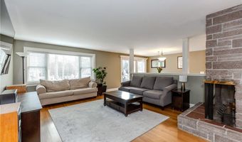 33 Rosewood Ln, Cumberland, RI 02864