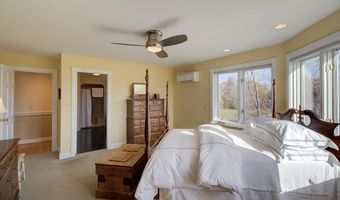 105 Brook Dr, Burlington, VT 05408