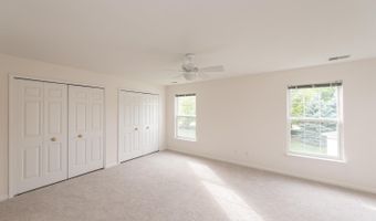 2800 S Knightsbridge Cir, Ann Arbor, MI 48105