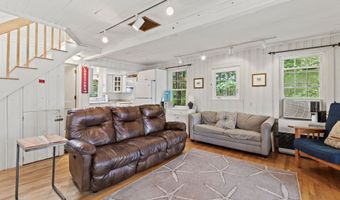 301 PRIDE FARM Rd, Falmouth, ME 04105