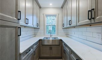 65 Burton St 2, Bristol, RI 02809