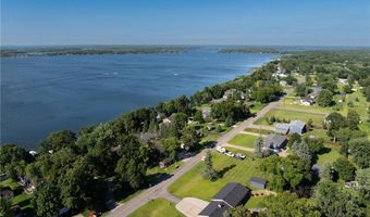1214 S Darling Dr NW, Alexandria, MN 56308