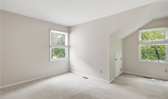 700 Hampton Cir 8, Aurora, OH 44202