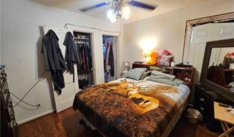 738 W 1st St, Alice, TX 78332