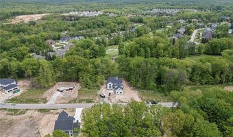 810 Club Dr W, Aurora, OH 44202