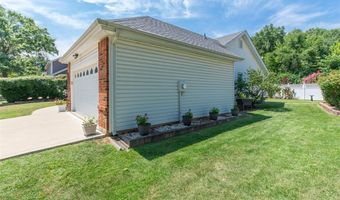 765 Spring Hill Farm Dr, Ballwin, MO 63021