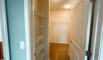 2205 Green Hills Dr 1403, Ames, IA 50014