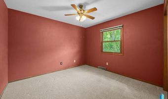 538 17th Ave S, Brookings, SD 57006
